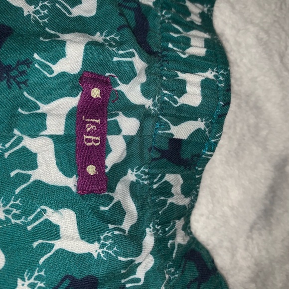 Green deer pattern pajama shorts with buttons - Picture 8 of 8
